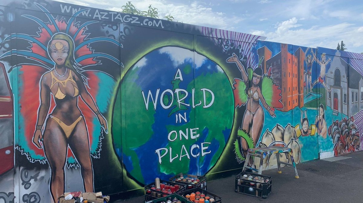 hshaz_reading's tweet photo. Have you spotted our new Oxford Road HSHAZ mural on Bedford Rd yet?
Here's a shot of Arron working on the mural. Arron's done an amazing job spending hours working on this huge space!
Tag us in your selfies if you visit! #HSHAZReading
@ReadingCouncil @HE_SouthEast https://t.co/dbNtj0zT65