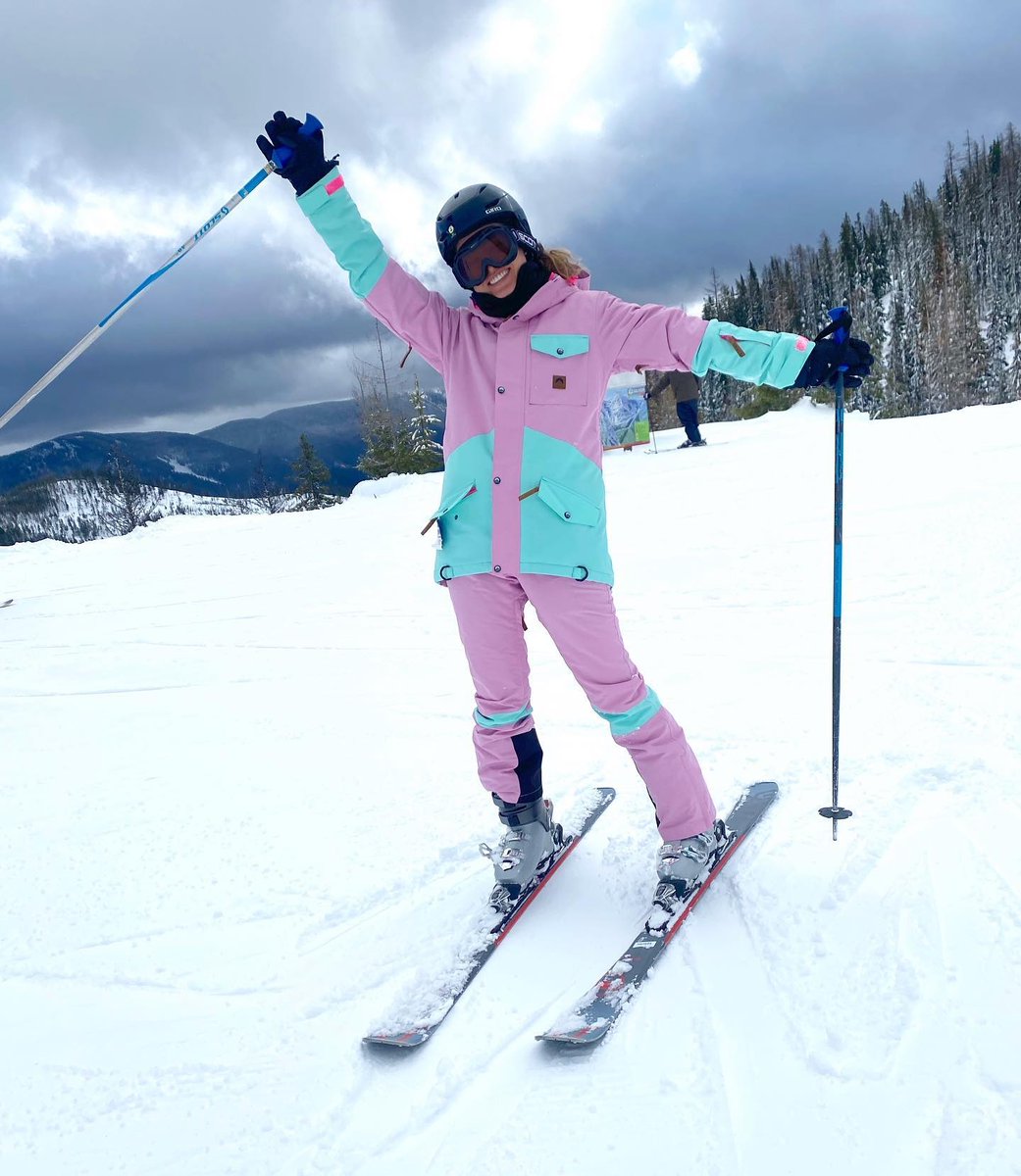 oosc_clothing's tweet photo. Cutie alert 🚨
📷 @allycase1 

#OOSC #RECYCLEDCLOTHING #RECYCLEDCLOTHES #RECYCLEDSKIWEAR #SKIER #SNOWBOARDER #SKI #SNOWBOARD #SKIING #SNOWBOARDING #BRIGHT #SKIJACKET #SKIWEAR #SKIFASHION #SENDIT #WOMENSFASHION #FASHION #ONTREND #TURNHEADS #APRES #APRESSKI #APRESEVERYDAY https://t.co/iT8sPooi6s