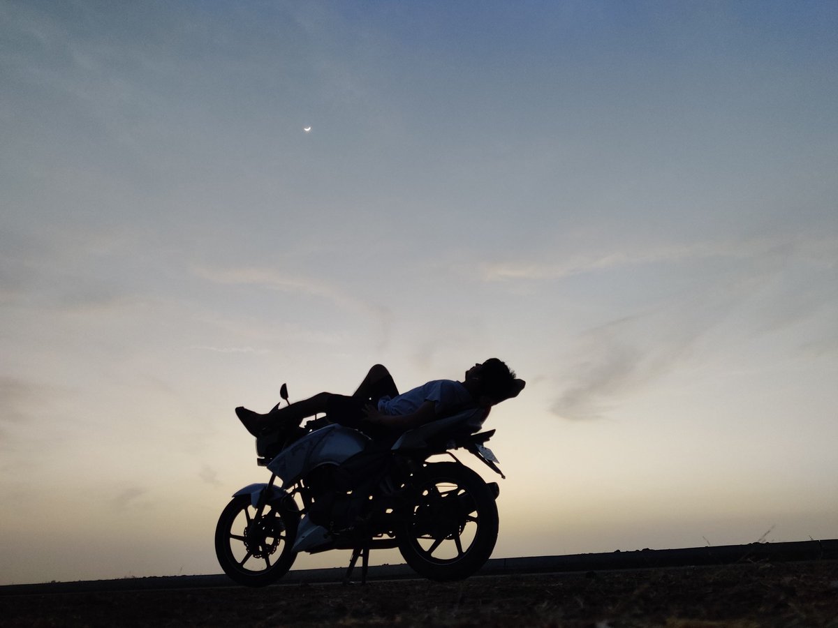 darshanssharma's tweet photo. To the moon and never back. @TVSApacheSeries @TVSRTR Help me take there https://t.co/iU0euo1oGc
