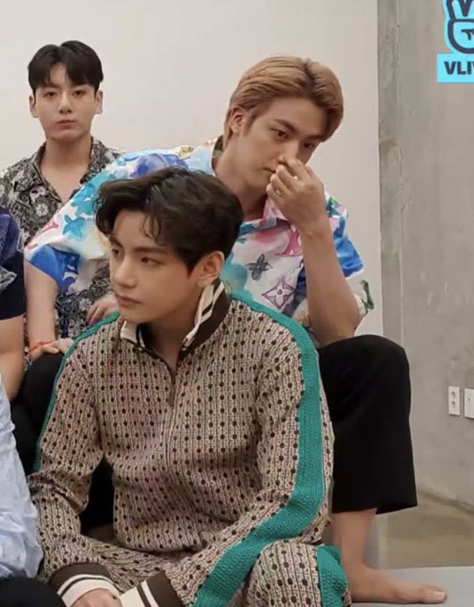 𝘤 𝘵 𝘳 𝘭 + 𝘷 tweet media
