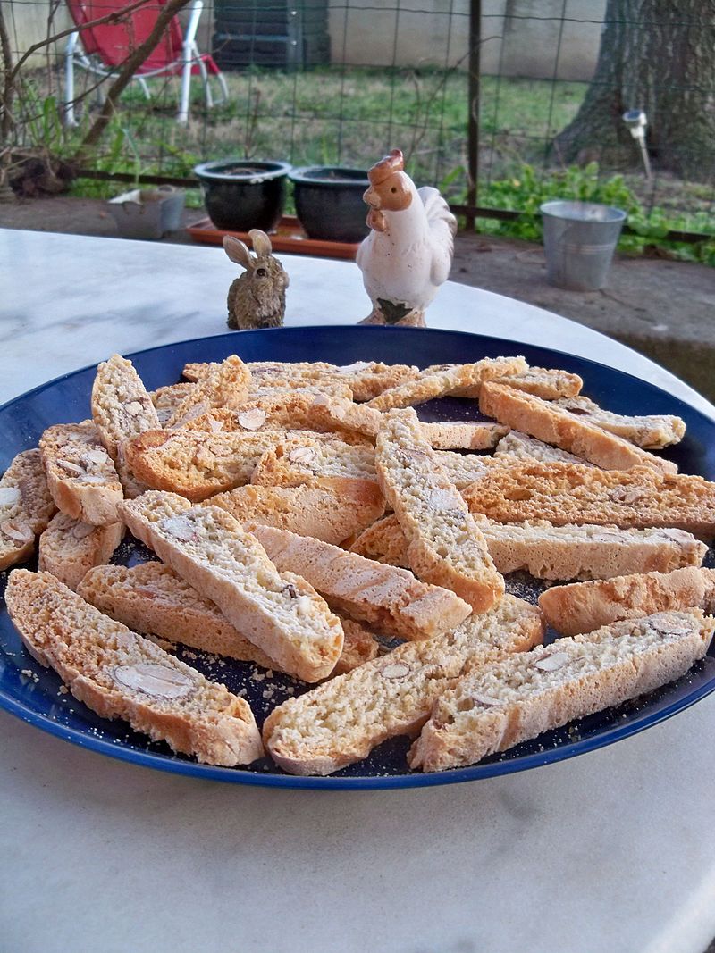 おかしです ☆特価品 クレヨンしんちゃん チョコボックス カスカベ大行進 (14個