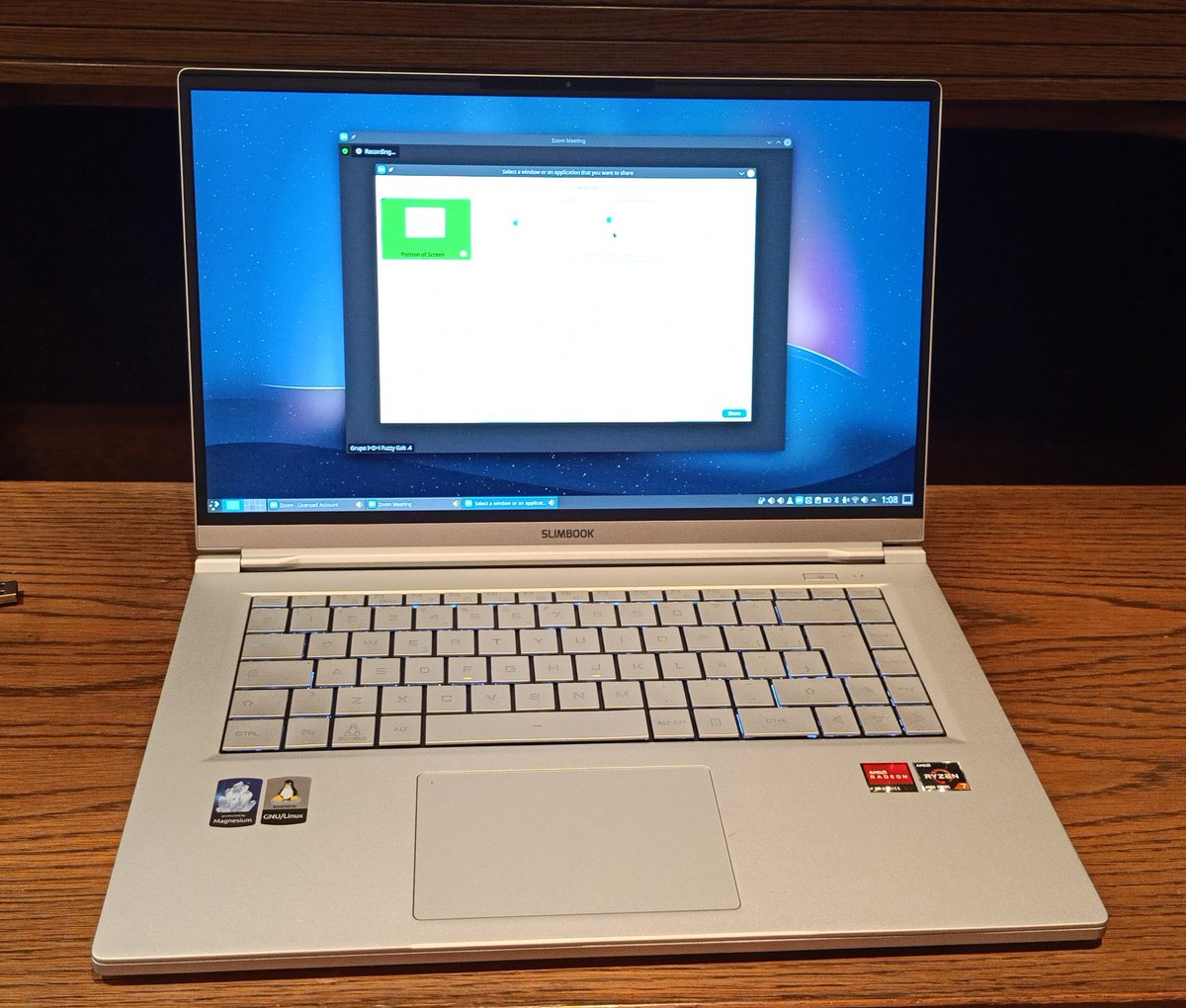 Impresionante el Slimbook Pro X 15 que acabo de adquirir!! Gracias, equipo de <a href="/SlimbookEs/">Account inactive, new account: @SLIMBOOK</a>