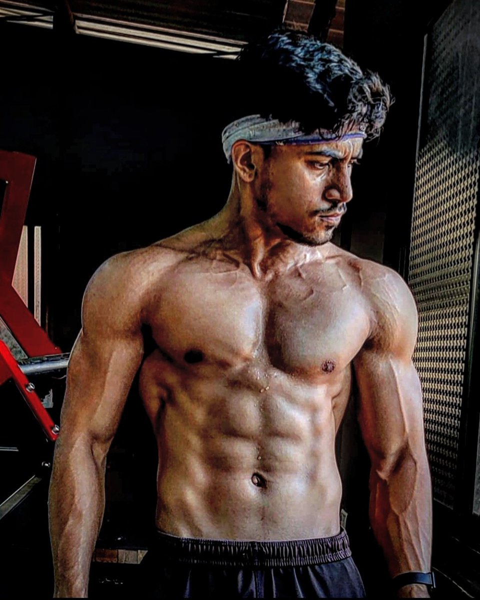30Popkar's tweet photo. No vein no gain
#physiqueupdate 
#birthdayprep 
#fitness https://t.co/jk8VsbBnkb