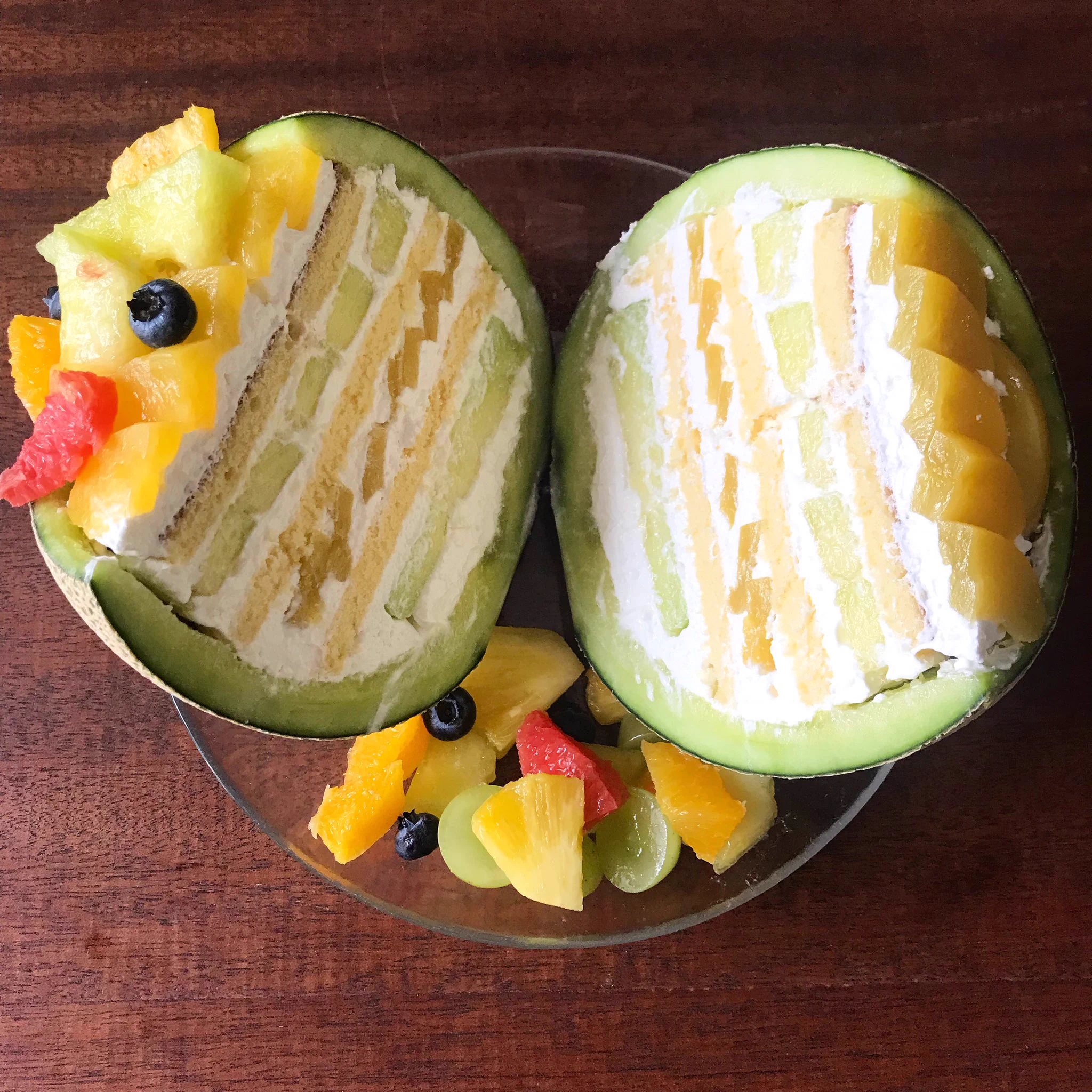 フルーツ盛沢山！？中身がぎっしり詰まったメロンケーキの作り方！