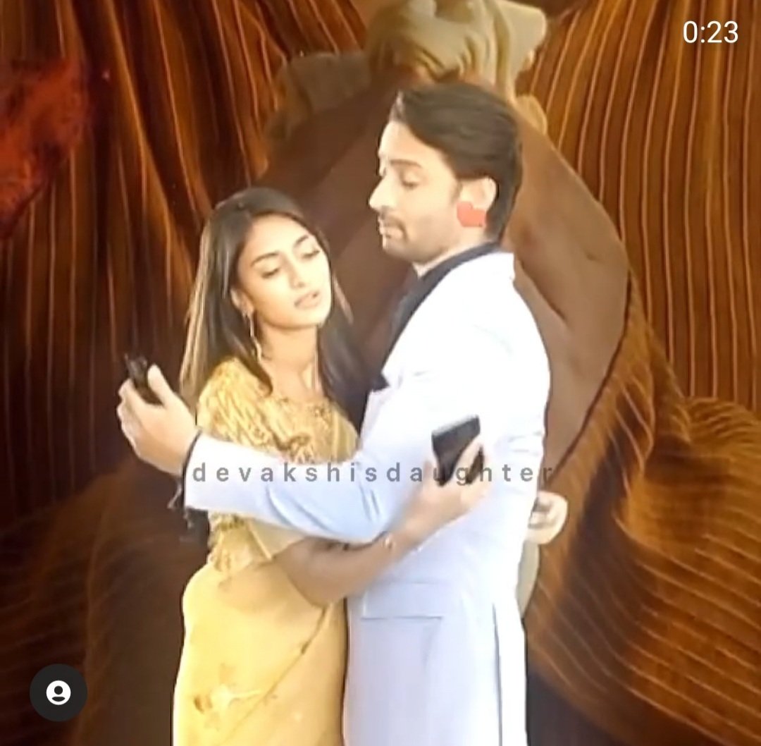 AK3Wonder's tweet image. Some better quality pics of #SonakshiBose and #DevDixit courtesy devakshidaughter on Insta.
#KRPKAB #KRPKAB3 #Devakshi #KuchRangPyarKeAiseBhi3 #EricaFernandes #ShaheerSheikh