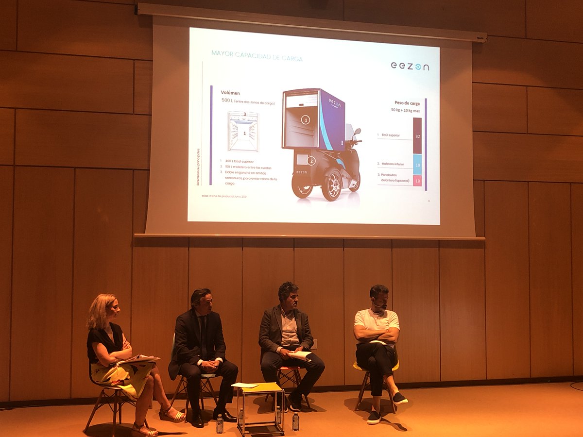 InnovaDeseno's tweet photo. #encontrodeseño21: #eezon (Grupo #Marsan) é unha nova proposta de moto 100% eléctrica de tres rodas, pensada para o reparto de mercadorías no contorno urbano, cunha elevada capacidade de carga e unha pegada ambiental moito menor.
#deseñogalego #innovacióngalega https://t.co/HV5OVQzhao