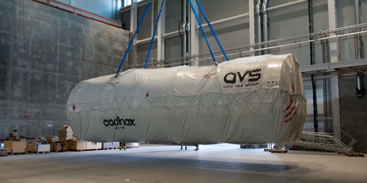 Big smiles on faces as the detector vessel for the LoKI small angle neutron scattering instrument arrives on site from manufacturer <a href="/avs_engineering/">AVS Added Value Solutions</a> in Spain. LoKi is a UK in-kind contribution to ESS via <a href="/STFC_Matters/">Science and Technology Facilities Council</a> &amp; <a href="/isisneutronmuon/">ISIS Neutron and Muon Source</a> #BuildingESStogether