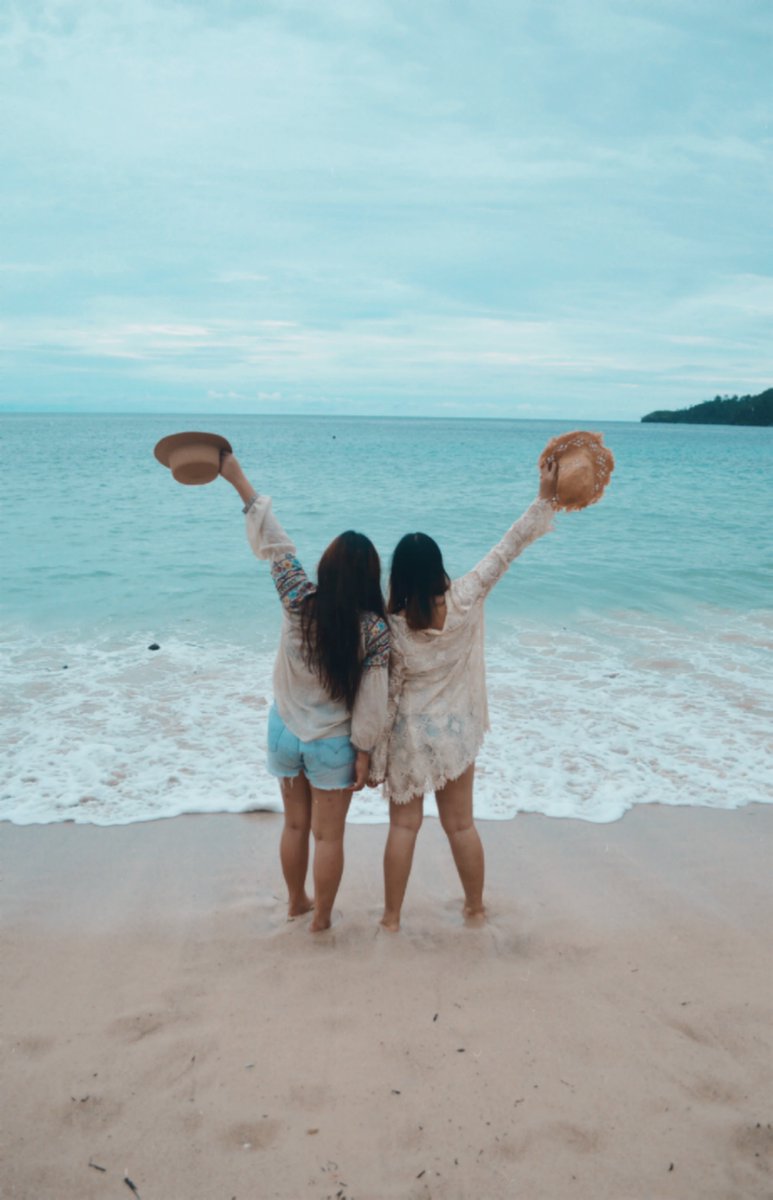 vhidi73's tweet photo. #Beach #BestFriends https://t.co/TbgcrV7NFu
