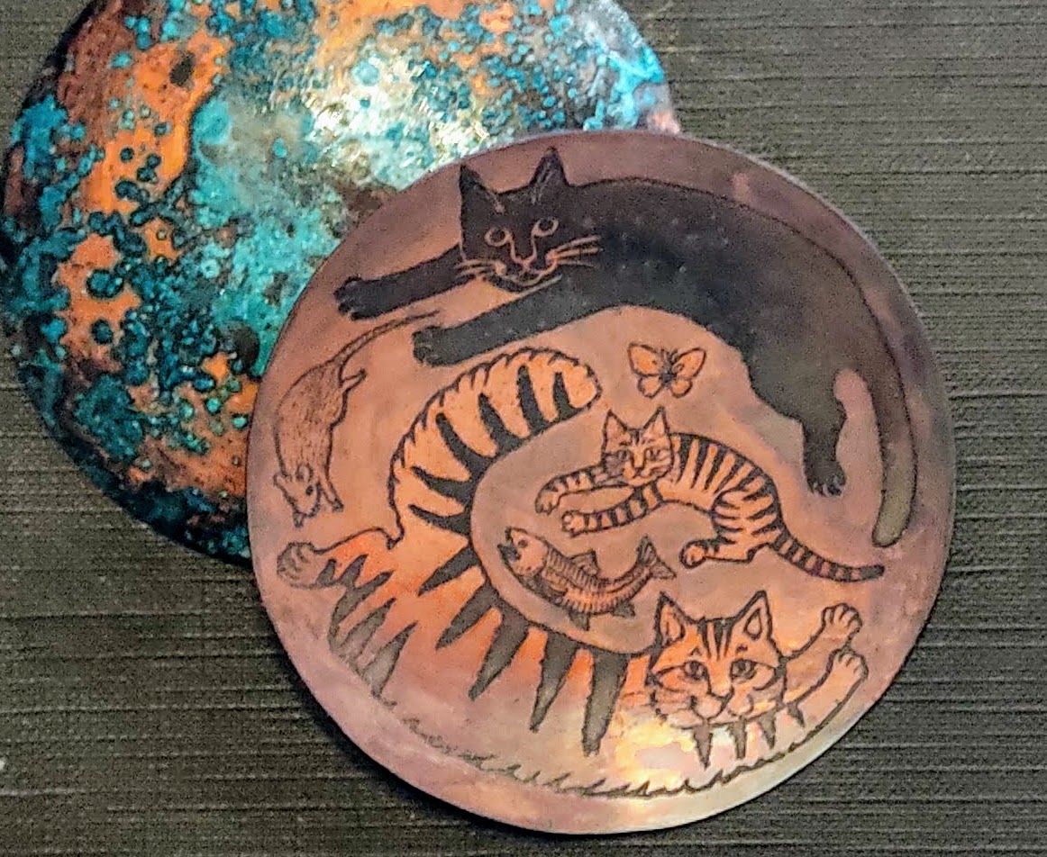 catlatte2's tweet photo. 銅製の猫柄エッチングリングディッシュです。Etched copper cat ring dish. https://t.co/JUPGxEFRJW