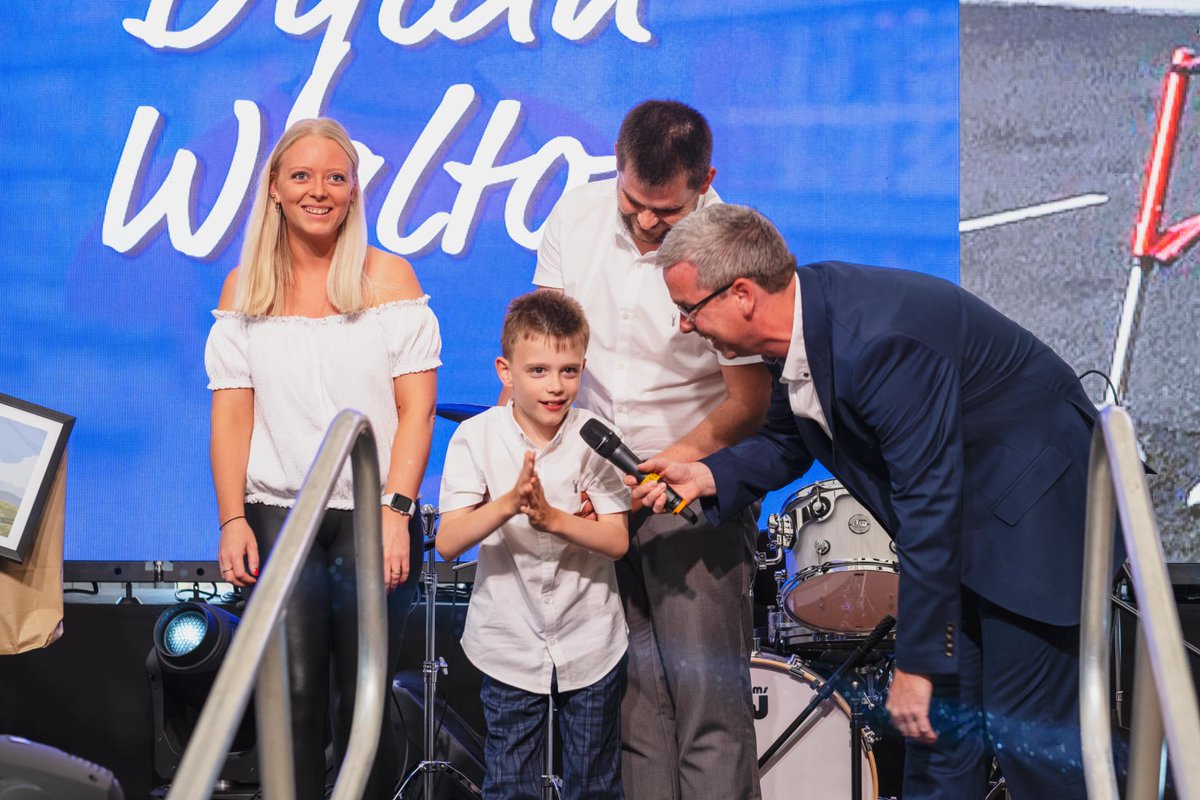 Ext_Islanders's tweet photo. 🌈The final winner of the night was Dylan Walton.🌈
This incredible young man won the Overcoming Adversity award, sponsored by Boston Multi Family Office. https://t.co/hqLsFJih5c