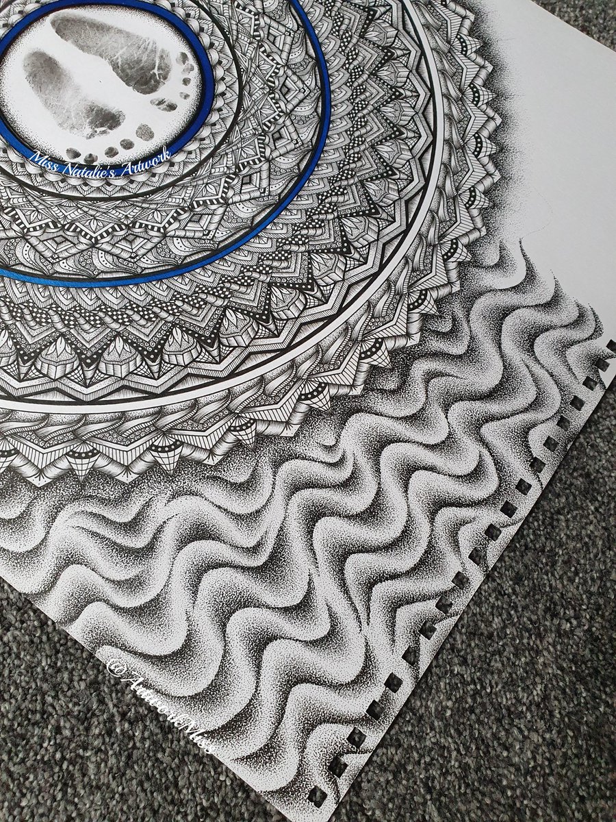 ArtworkMiss's tweet image. The background is taking longer than the Mandala. 
Coming along beautifully, albeit slowly 
#stipplingtechnique #takesforever
😂✍🏽 
#DesignThinking #Mandala #Mindfulness #Drawing #ArtOfTheDay #ArtistOnTwitter #Footprints #Keepsake #Art #Design #InkDrawing