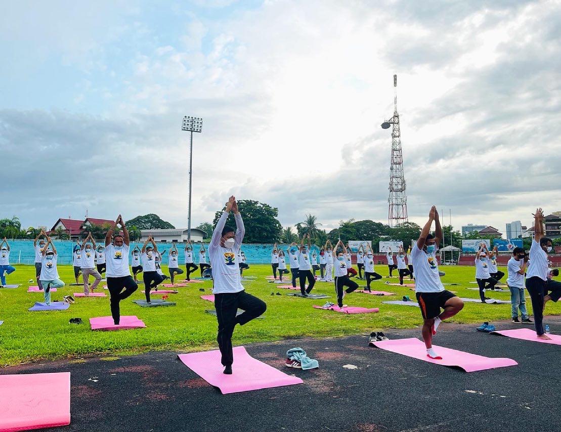 ArtofLivingYoga's tweet photo. International Day of Yoga celebrations in Laos with @IndianEmbLaos, Ministry of Education &amp; Sports &amp; @aol_laos!
@moayush @PMOIndia @MEAIndia #IDY2021 #YogaDay2021 #YogaForWellness https://t.co/bj0xjsASe9