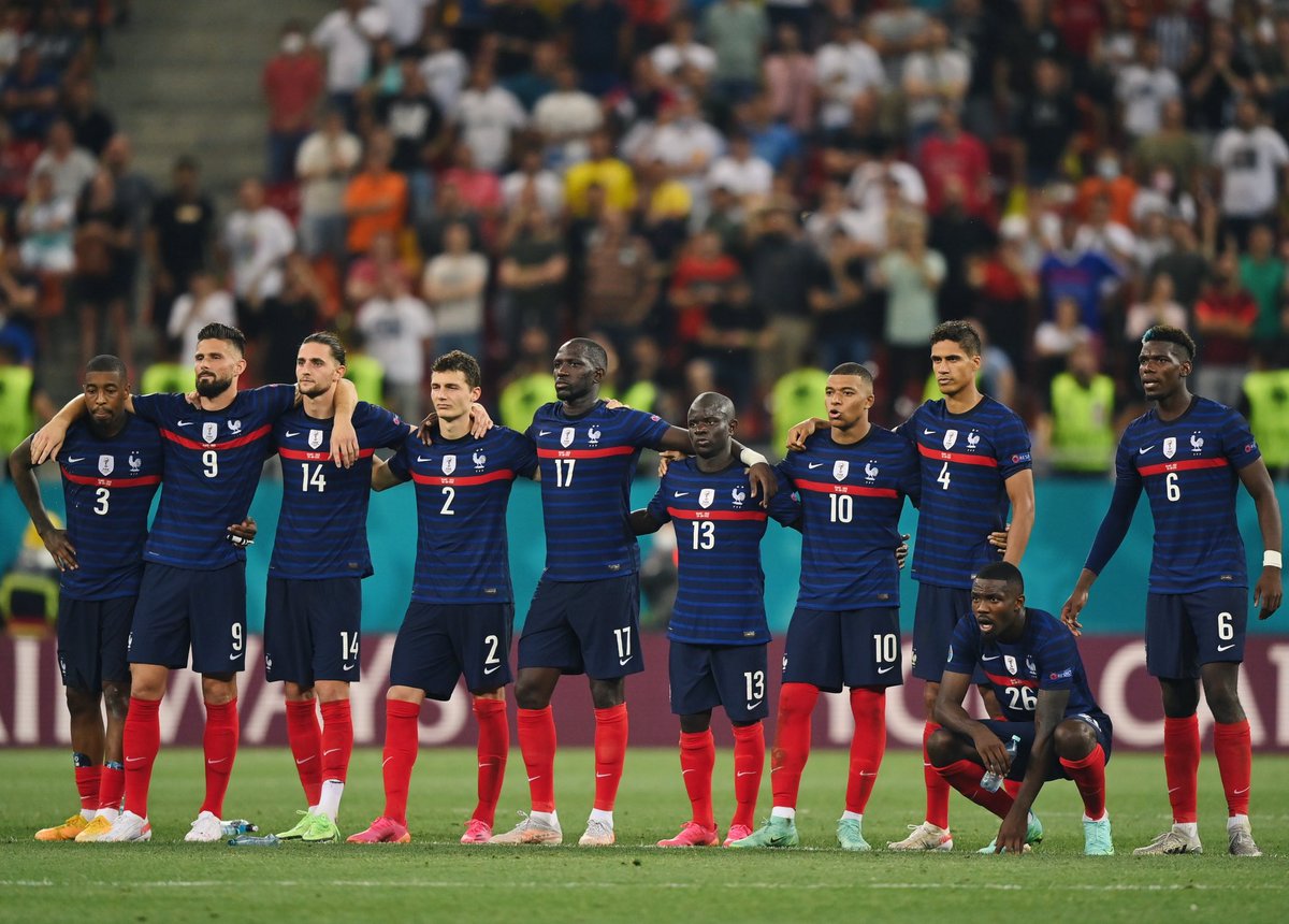 raphaelvarane's tweet photo. Malgré l’élimination et notre immense déception, on garde la tête haute. On va apprendre de nos erreurs et revenir plus fort. Merci à tous pour votre soutien. 🇫🇷 https://t.co/g0bEesiU8Y