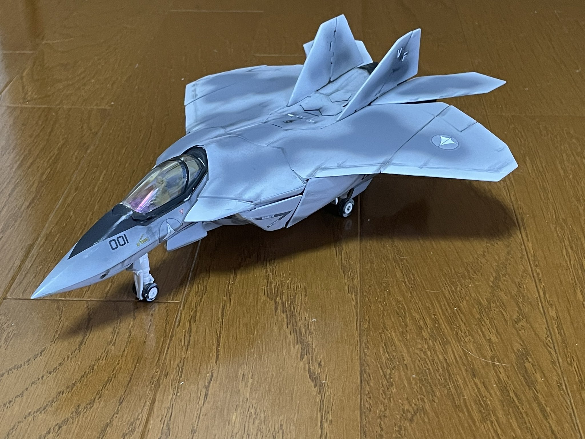 R Area K 16 マクロス バルキリー やまと完全変形バルキリー改造 ラプターバルキリー 1 4 F 22の実戦配備はマクロス 進宙の3年前の05年 開発時期がvf 1と被るため F 22のステルス技術をvf 1に投入して検討されたのがこのyf 1ラプターバルキリーで