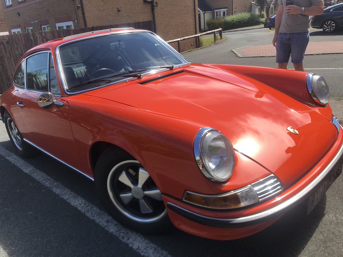 Mk2Stories's tweet photo. Was in the kitchen making a brew when this flash of orange went past my window: I immediately went to investigate ๐คค
#porsche #porsche911 #porsche911s #1972porsche911s #orange911 #classiccars https://t.co/cdOvHRPsd8