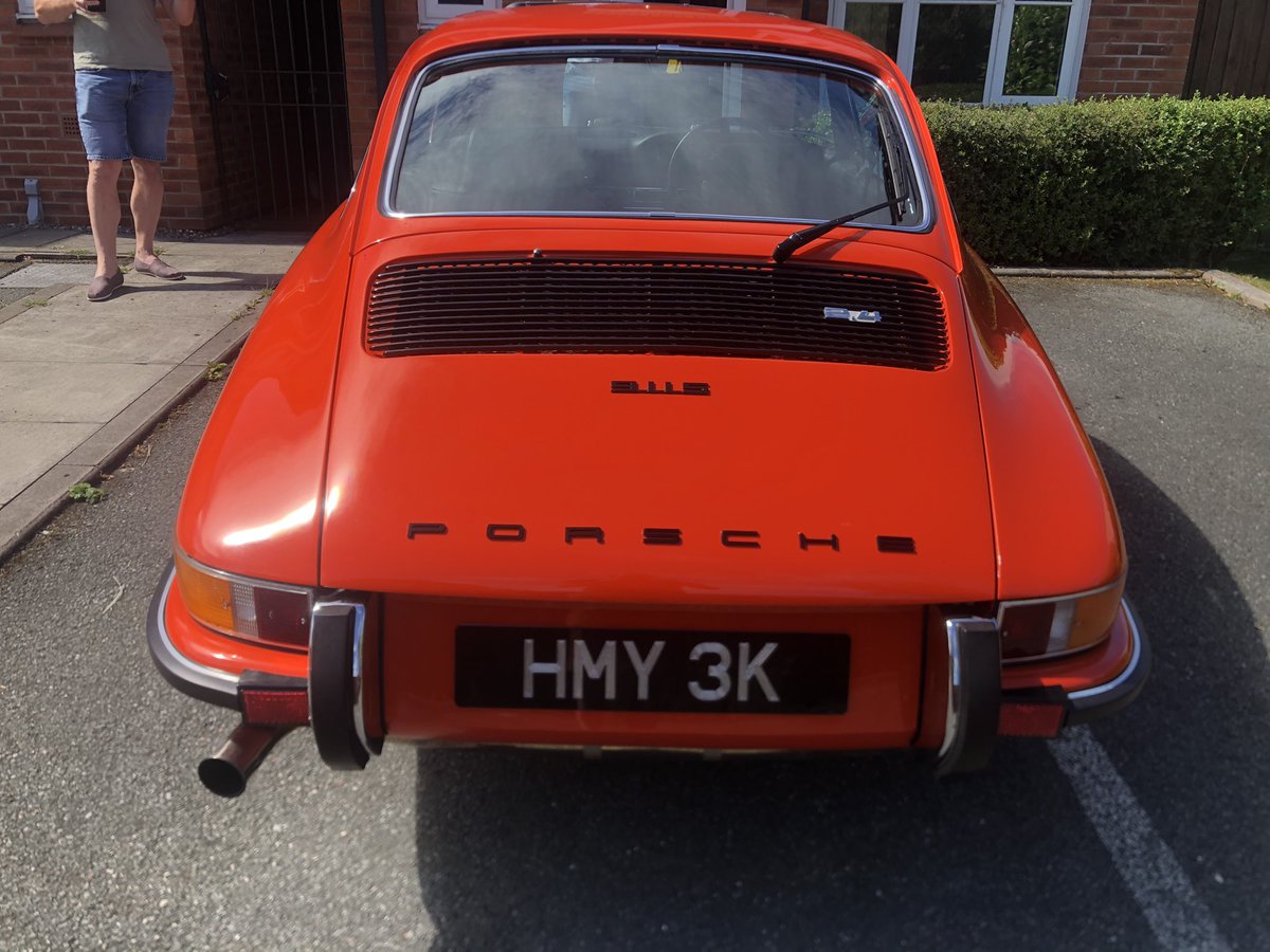 Mk2Stories's tweet photo. Was in the kitchen making a brew when this flash of orange went past my window: I immediately went to investigate ๐คค
#porsche #porsche911 #porsche911s #1972porsche911s #orange911 #classiccars https://t.co/cdOvHRPsd8