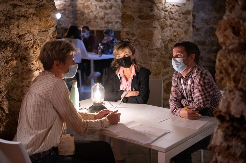 LaFrancesengage's tweet photo. [Bootcamp] Répartis en groupes thématiques sur 2 lieux dans Paris @Lafrancesengage et @RaiseLab_Paris, les 48 finalistes nationaux ont débuté les ateliers sur le modèle économique. Quel plaisir de vous rencontrer ! Les sessions apprenantes &amp; le partage d'expérience continuent ! https://t.co/gKbs8Ip4rm