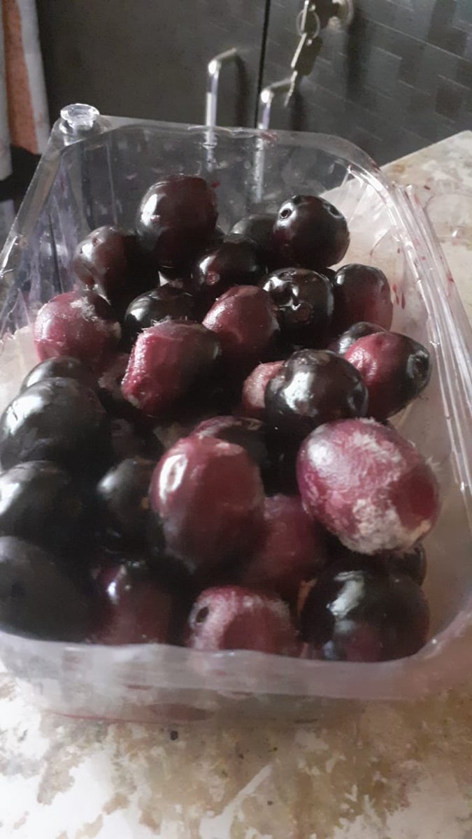 ButterflyPaint2's tweet photo. @BharatiyaCo please do not cheat customers and play with people's health!! This is highly unacceptable!!! This is the quality of fruits they send!! @FoodRegQA @CFicci https://t.co/n95Uy1zEst