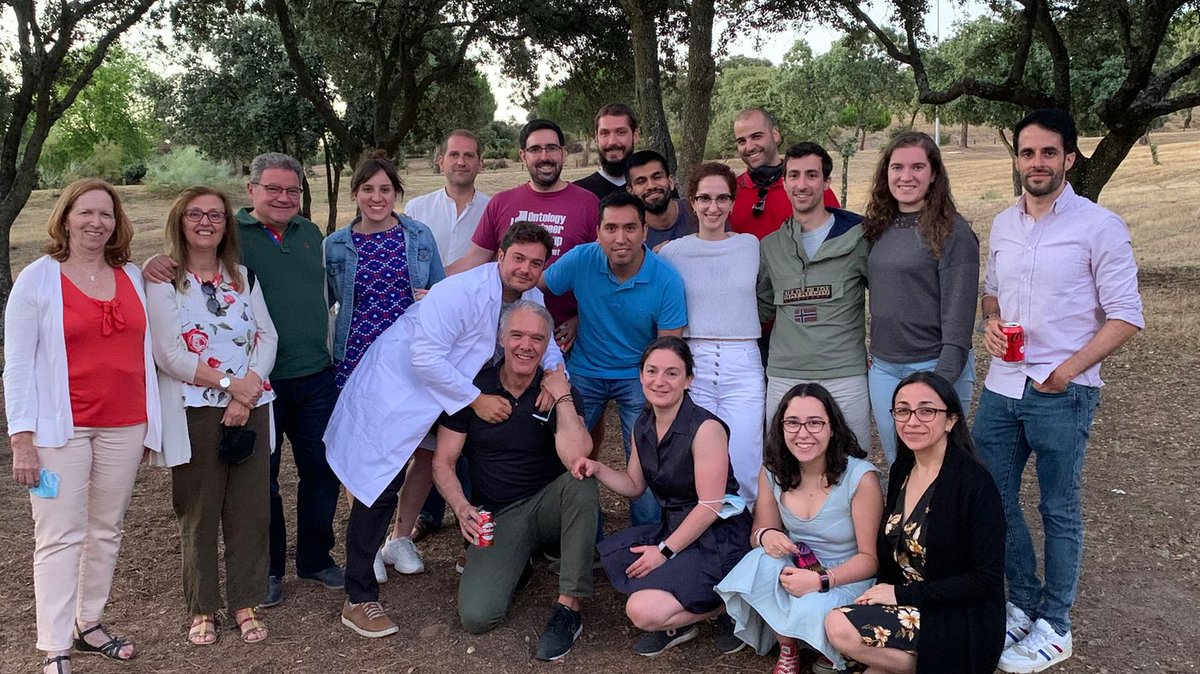 dchavesf's tweet photo. Really happy after defending my PhD yesterday!

Thank you very much @oeg_upm, specially @ocorcho for your support!

And remember... Mapping rules are first-class citizens in #KnowledgeGraph Construction 😋😋 https://t.co/urmXUyjfL4