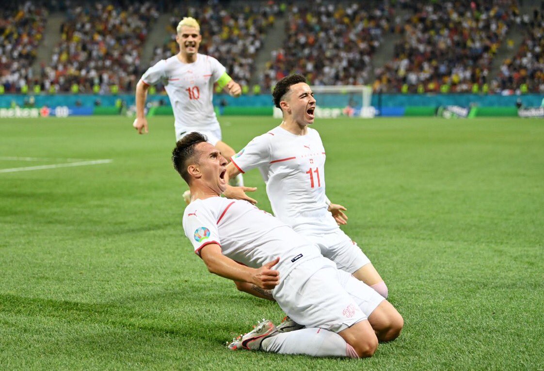 F_Soulliaert's tweet photo. BREAKING: Postorderbedrijf ‘3 Suisses’ wordt verboden in Frankrijk🤭
#FRASUI #frazwi https://t.co/FnZbPi91Ql