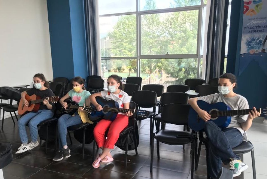 📌Hendek Gençlik Merkezi

#MerkezimdeBuYaz da Gitar eğitimlerimiz devam ediyor. 🎵🎸

#GSBGM
#HendekGM 
#MüzikAtölyesi
