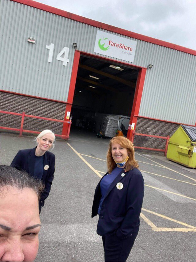 Lisa_Community's tweet photo. Fantastic to catch up with @BarnsFoodbank and colleagues from Hoyland &amp; Penistone yesterday, to discuss preparations for the summer foodbank collection taking place in stores the 15th-17th July. If you are interested in volunteering please get in touch. 💙❤️ https://t.co/UG0ofxVPsf
