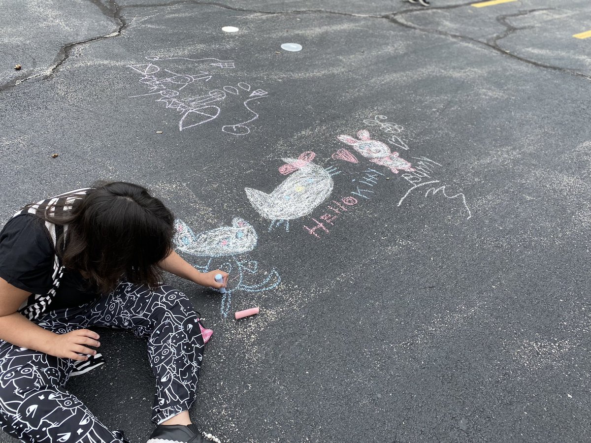 MsFlowers19's tweet photo. The rain wasn’t going to get us down! Spent sometime outside drawing chalk and blowing bubbles! #d59cares #d59learns #esy #summer https://t.co/1ZinsR566q