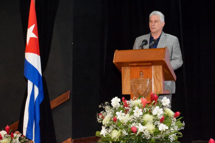 'Dentro de la Revolución sigue existiendo espacio para todo y para todos, excepto para quienes pretenden destruir el proyecto colectivo'
Miguel Diaz-Canel Bermúdez 
Primer Secretario del Comité Central del Partido Comunista de Cuba y Presidente de la República

#TropaCHE