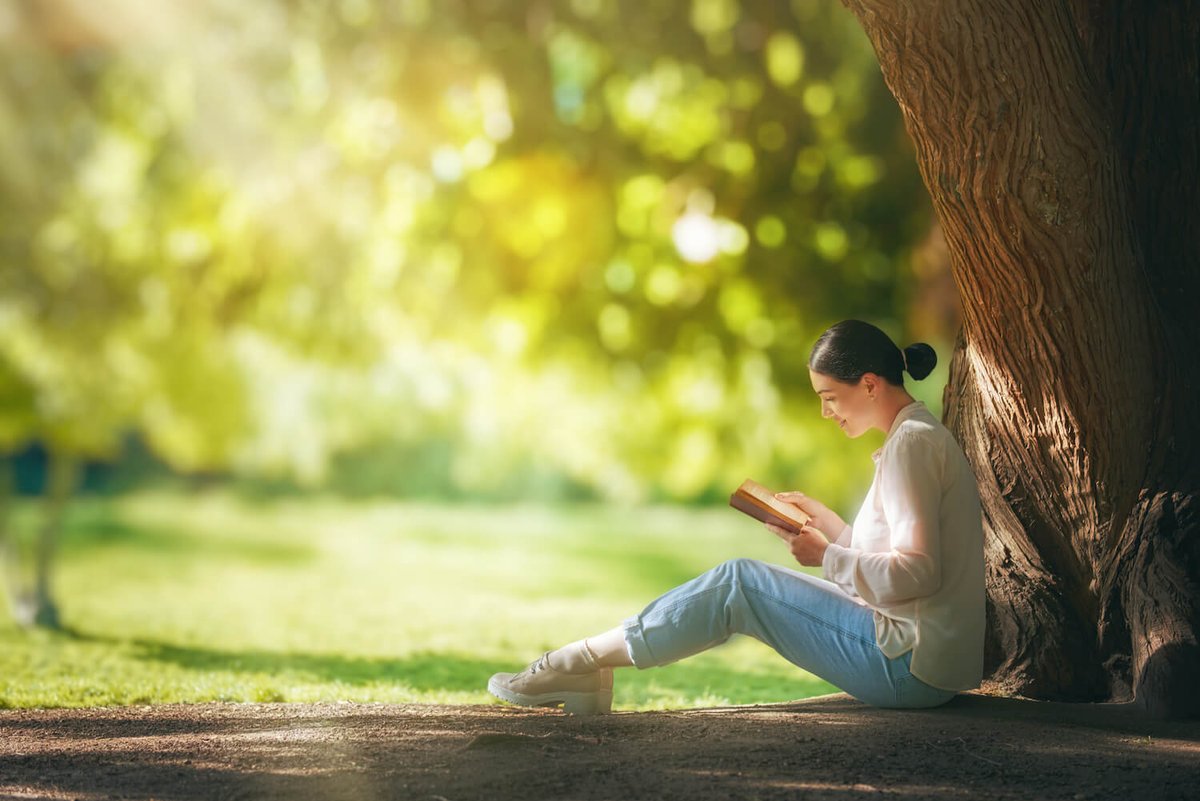 TeachHub's tweet photo. After a whirlwind of a year, it’s time to look back on what you accomplished. Explore our ways to relax and reflect this summer: https://t.co/ZRHZ5E0CA0                                 
#WaysToRelax #TeacherWellness #TeacherReflection #Teachers https://t.co/kio5CVU8cI