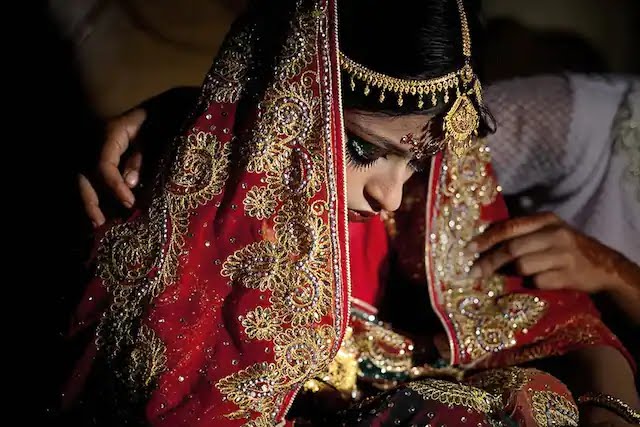 thegirdlengr's tweet photo. #Childmarriage: Shameless Man🤦🏽‍♀️
#Bangladesh: On Monday, a case was filed against a 60-year-old Union Parishad (UP) chairman for forcefully marrying a 14-year-old girl.
The girl had eloped with a boy, another teenager, and the couple was caught after the girl's father lodged a https://t.co/JY11WkICoR