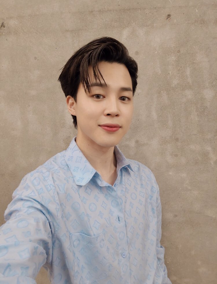 aleart18's tweet photo. @BTS_twt https://t.co/Adb2hBrYQC