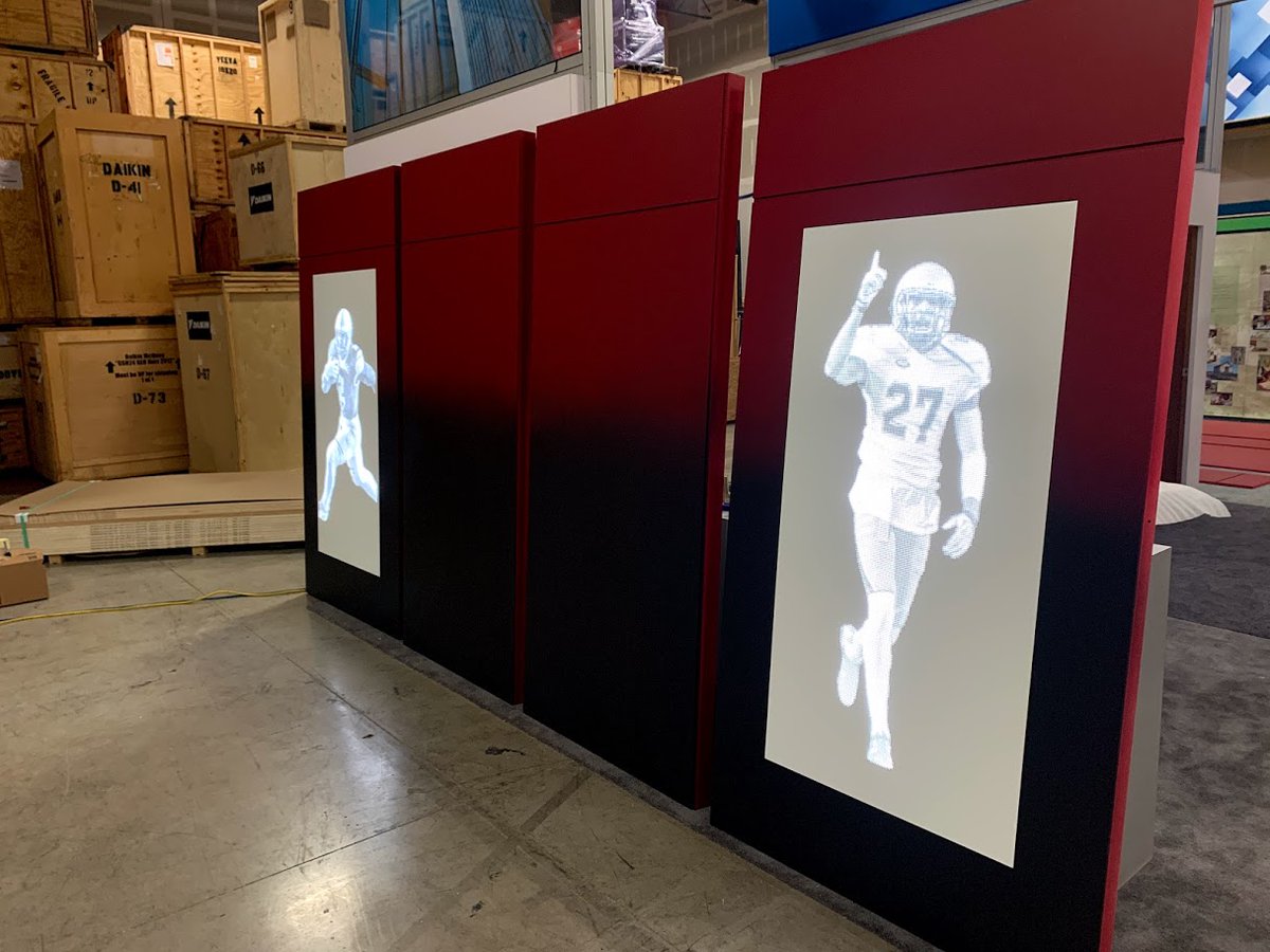 SCDisplays's tweet photo. Custom wall panels, light boxes, laser jet cut graphics in 1/8th inch powder coated steel, magnetically mounted, painted with red/black gradient.

#steelcitydisplays #phoenixville https://t.co/4SuuMCBoSh