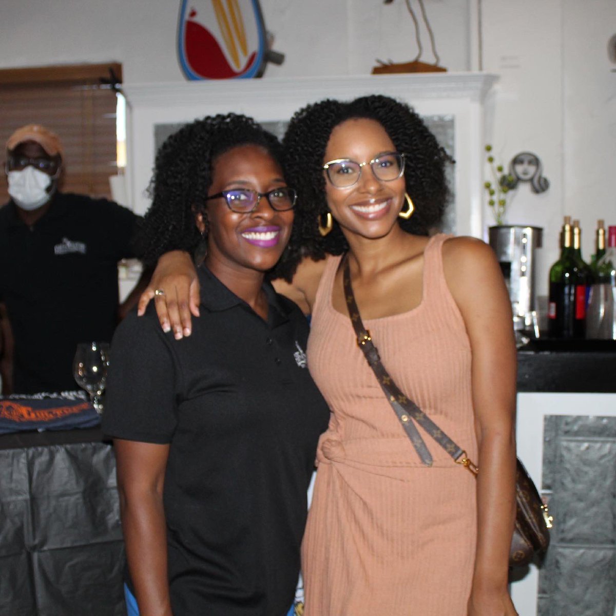 fortheculturebc's tweet image. Women make the world go ‘round, and For The Culture couldn’t do what we do without all the wonderful women! 

#womendoitbetter #blackgirlmagic #blackwomeninbeer #blackentrepreneurs #blackgirlsrock  #fortheloveofcraftbeer #fortheculture #love #bhfyp