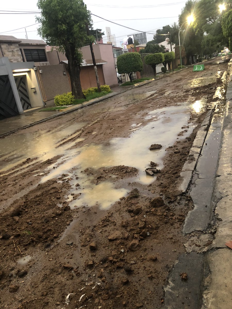 Oli54300259's tweet photo. @luckyppg @GobNau @PDuranReveles  cómo hacemos para tener respuesta  de ustedes ? Llevan 1 mes sin que venga ningún trabajador. Hay adultos mayores en silla de ruedas y sus familiares no pueden ingresar para recogerlos o dejarlos cuando van a consulta médica. https://t.co/wrPClQEGDN