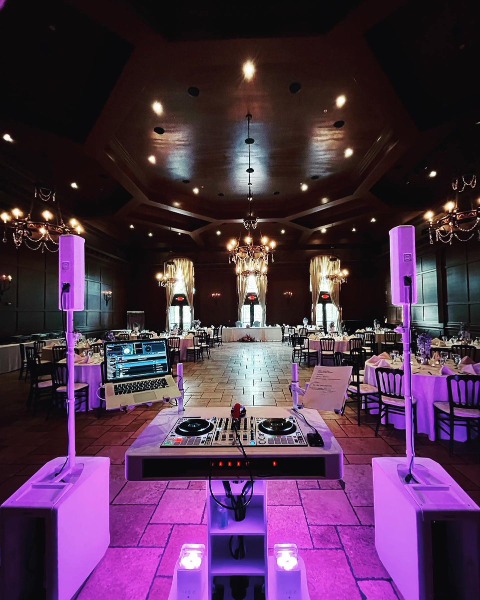 proxdirect's tweet image. The ProX Control Tower DJ Podium is the Crown Jewel for DJs who are looking to add an elegant touch to your DJ lifestyle.
Thanks to @phoenixuplighting for sharing this photo. #myprox #controltower #proxcases