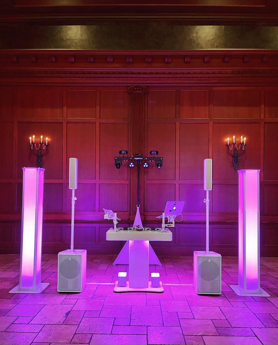 proxdirect's tweet image. The ProX Control Tower DJ Podium is the Crown Jewel for DJs who are looking to add an elegant touch to your DJ lifestyle.
Thanks to @phoenixuplighting for sharing this photo. #myprox #controltower #proxcases