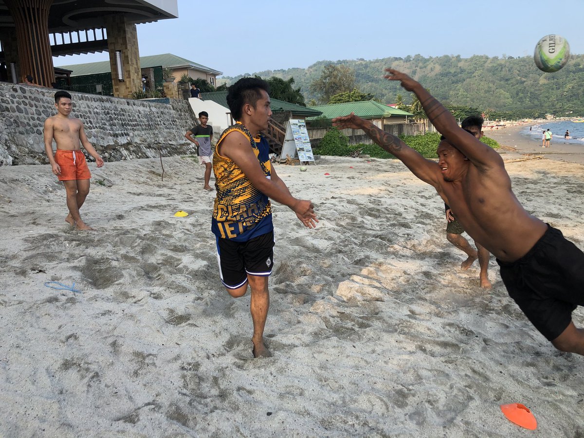ClarkJetsRFC's tweet photo. Sun ✅
Beach ✅
Rugby ✅
Also great to have #ClarkJets, @Anthonyfgsn and @FredFrgsn back at training today!
#staysafe #staystrong #MGCQ #ClarkJet #PotBelliedPigsHK #CanterburyRFC #OneClub #Overgaard #MarineTravel #ProjexAsia #rugby #rugbydevelopment #JetsFamily #simplythebest https://t.co/1RGZsB8ZfD