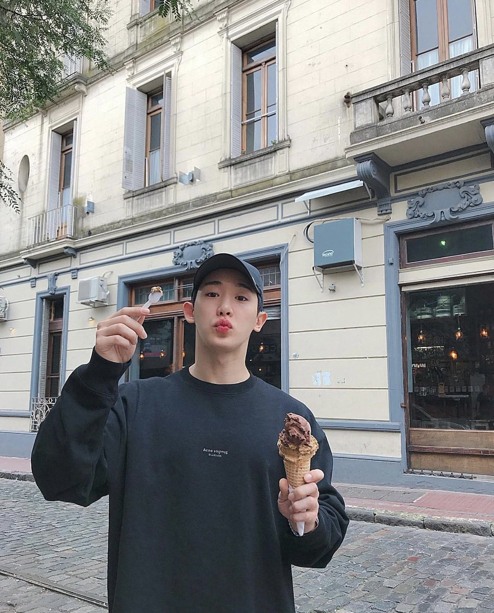 [INSTAGRAM]

210630

🐰: #/memories

🔗bit.ly/3y8BDEC

*Wonho tagged his post with San Telmo, Buenos Aires 
#오늘_생일인_위니_손
#WeNeedEachOther 
#WENEEDAY 
@official__wonho 
@official_WH_jp