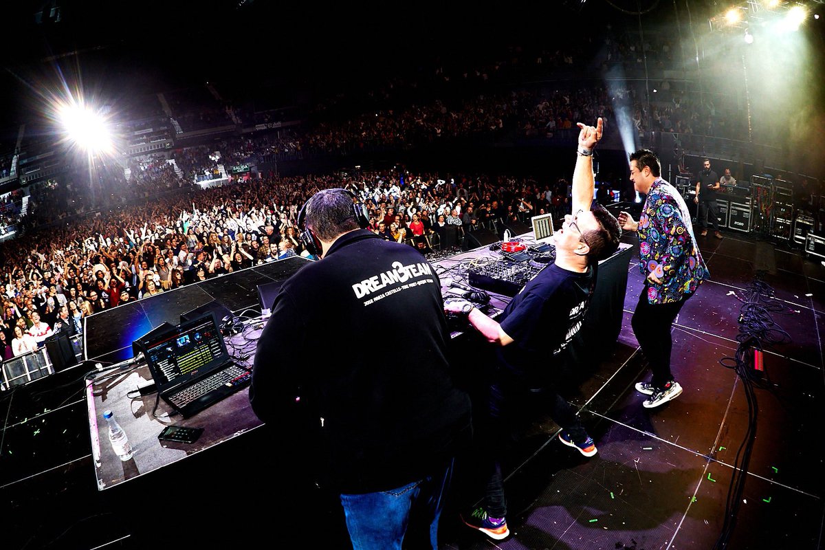 weekenddjfest's tweet photo. Más de tres décadas en cabina, 32 millones de discos vendidos y casi 160 𝚖𝚎𝚐𝚊𝚖𝚒𝚡𝚎𝚜 creados, el "𝑫𝒓𝒆𝒂𝒎 𝑻𝒆𝒂𝒎 𝑹𝒆𝒍𝒐𝒂𝒅" pasará el 06 de agosto por el escenario del 𝐖𝐞𝐞𝐤𝐞𝐧𝐝 𝐃𝐣 con un show espectacular💥
📸:Yo fui a EGB
#weekenddj2021 #cartagena https://t.co/U8tUWPXL9C