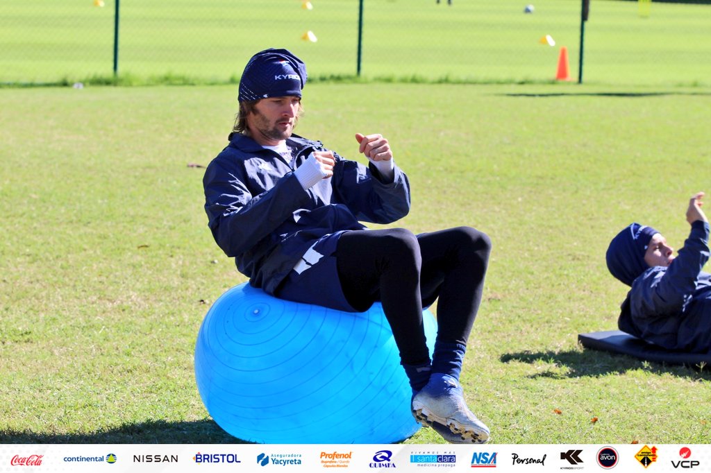 #PretemporadaTricolor 🔴⚪🔵

 ✅ Tercera semana 
⚽️Postales de la activación de esta mañana en #LaAcademia🙋🏻‍♂️

📸Día 2️⃣

#VamosNacional 🙌🏻