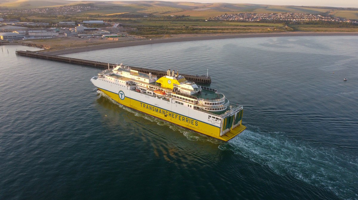 Hello, lovely Tweeple! Here’s another beauty taken by LG on our team from his drone. We hope you enjoy it! We’re still trying to get to 1,000 followers before the end of summer. We’re at 959 now, that’s 39 new in 48 hours! If you can help us we’d be so grateful. Thank you!