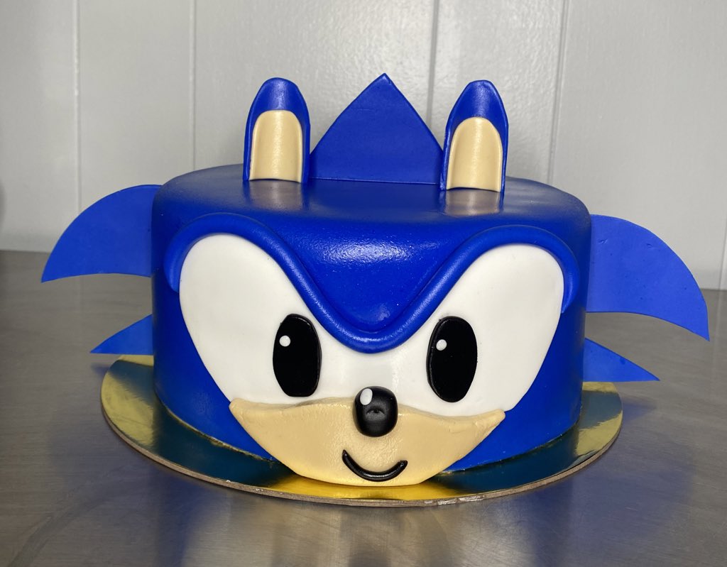 mandythefourth's tweet image. Badass cake ain’t cheap y’all 
The amount of effort/energy a baker/cake designer must put into an order to create success is essential
#scratchbaking #oakcliffcakes #somethinsweetoctx #Mindfulness