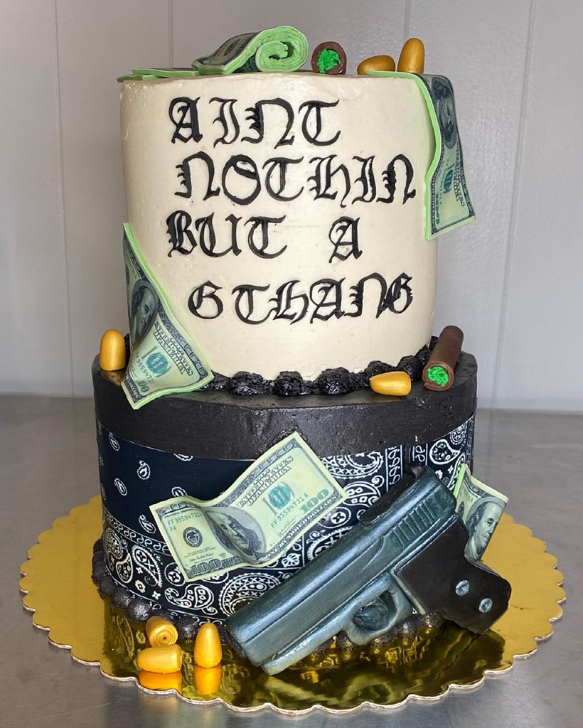 mandythefourth's tweet image. Badass cake ain’t cheap y’all 
The amount of effort/energy a baker/cake designer must put into an order to create success is essential
#scratchbaking #oakcliffcakes #somethinsweetoctx #Mindfulness