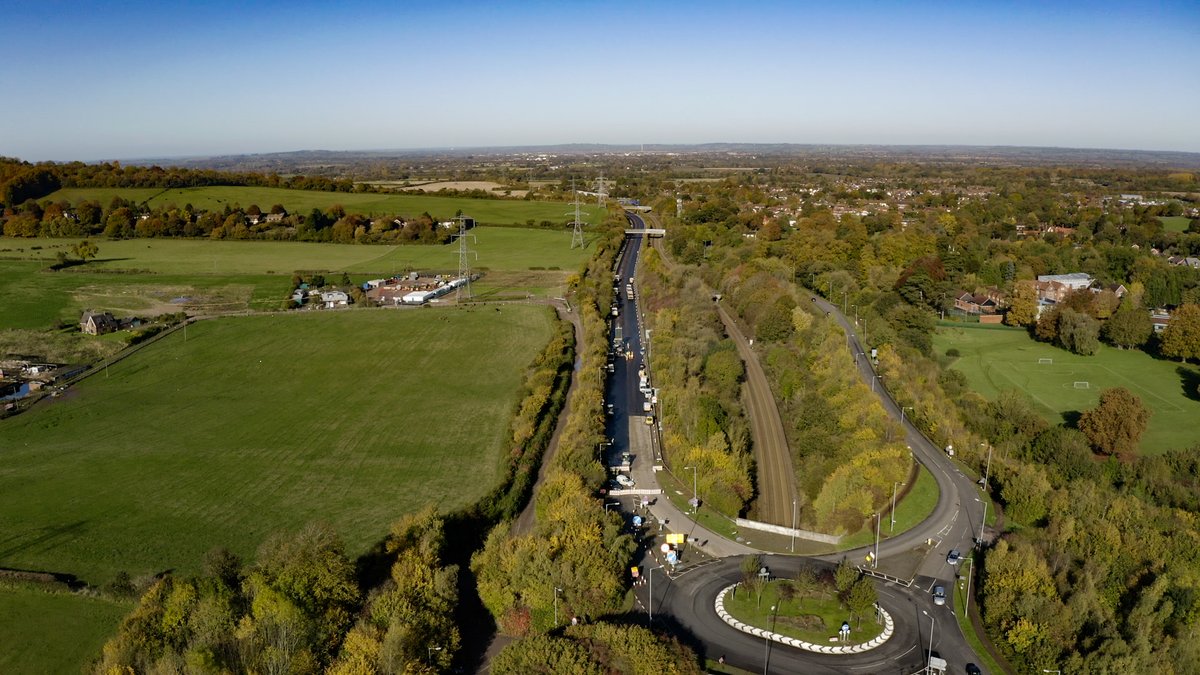 ringwayjacobs's tweet photo. We are excited to have won @CIHTUK Innovation of the Year Award & overall CIHT Award on our Wendover Bypass Quiet Asphalt project, working in collaboration with @Eurovia_UK on behalf of @BucksCouncil. A great achievement to all involved! #UKHighways #IntegratedService #Innovation https://t.co/n4inVf42Px