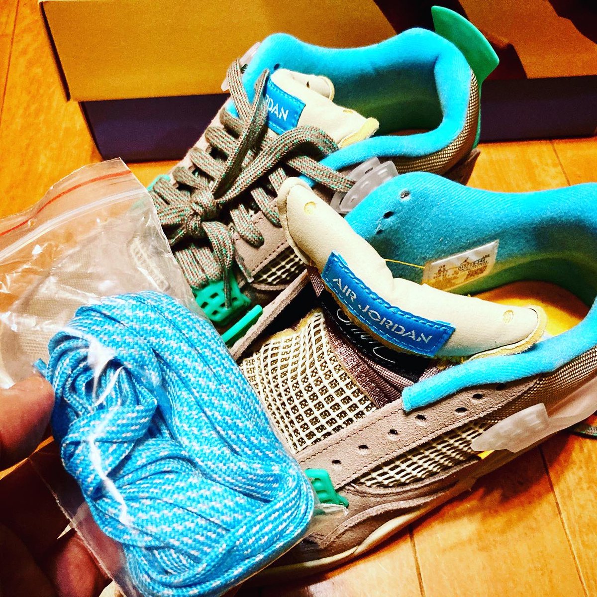 zenmai_zenmai_'s tweet photo. トープヘイズ届きましたー🚛
格好良い!
明日晴れたら履こうっと
#unionjordan
#union
#unionlosangeles
#uniontokyo
#unionjordan4
#taupehaze
#dj5718242
#union30thanniversary
#ユニオン #ユニオンジョーダン #ユニオンジョーダン4 #nike #snkrs https://t.co/KjxX8tKWml