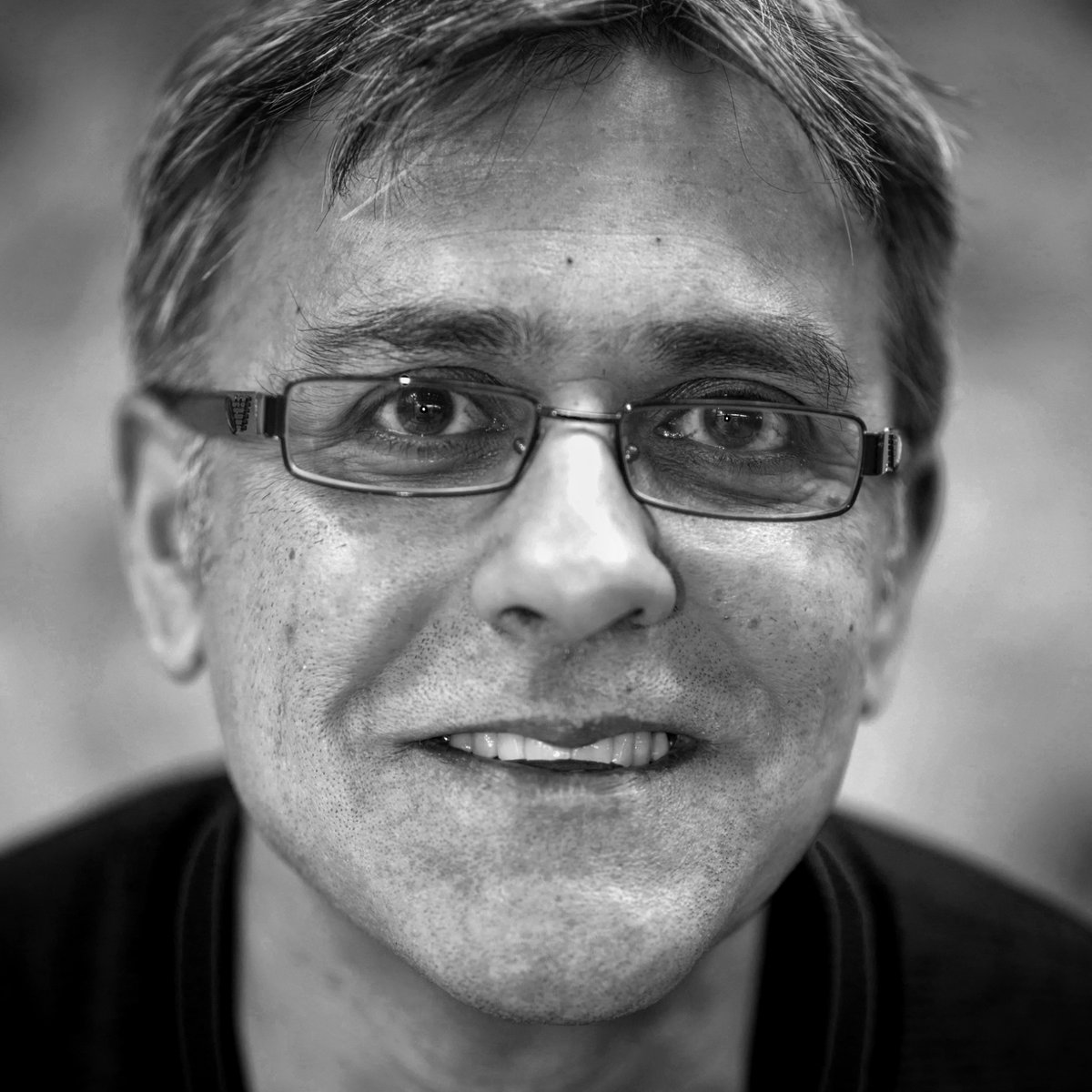 iamb_uk's tweet photo. **SPECIAL GUEST ANNOUNCEMENT**
With much excitement and gratitude, @iambapoet can proudly reveal that the special guest poet joining wave seven (which launches Sep 15th) is none other than @DaljitNagra4, who has recorded a single, long poem for his 'iamb' page.
#iamb #waveseven https://t.co/Mr1rcHkbn2