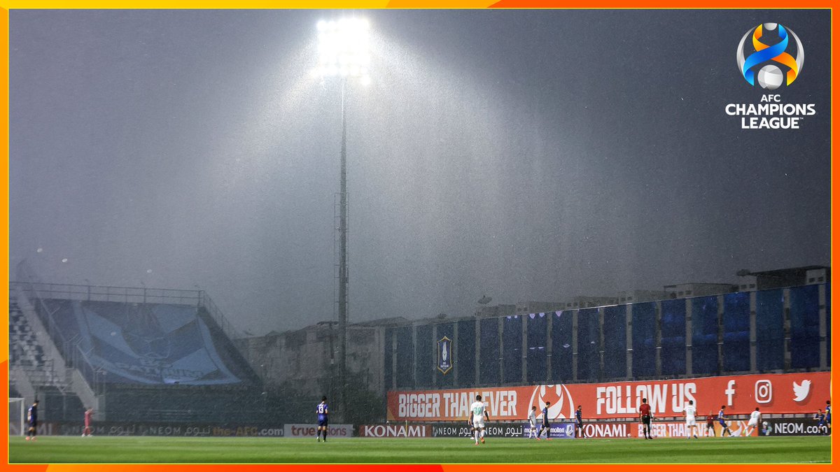 Acl21 The Game Has Been Suspended Due To Heavy Rain At Pathum Thani Stadium Hopefully We Ll See The Teams Back On The Pitch Soon Acl21 Uhdvbgp T Co Kwl1ma9f4f