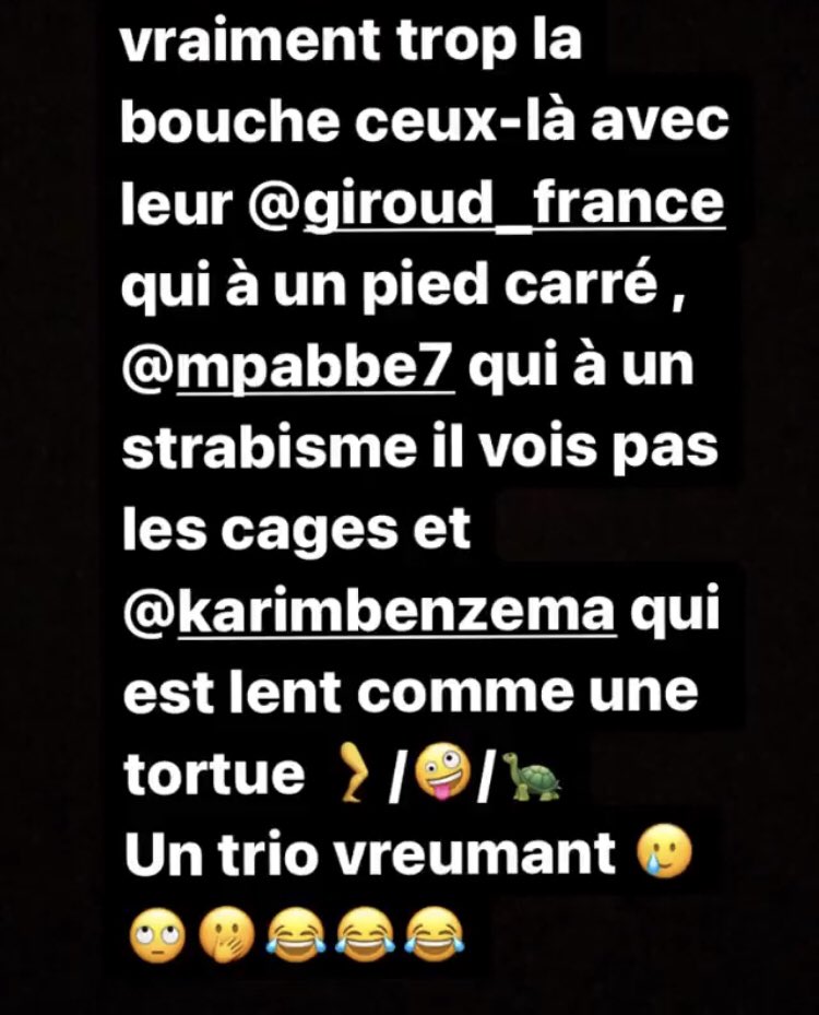 OfficielLdk's tweet photo. Ceci étant dis votre car vous attend 🚌😂😭😭😭 https://t.co/lEnLouGHZE