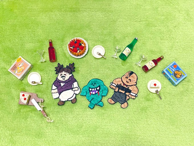 九相図兄弟🥂🍾🍰🍪

仲良し🙏

🐯も作ったら一緒に並べてあげたいな 
