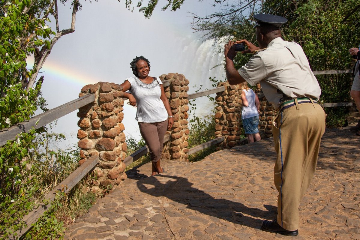 Destination Livingstone tweet media